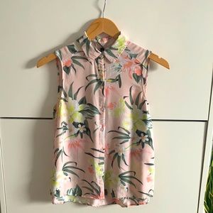 beautiful shirt for sale!  only for 8 dollars 🤩